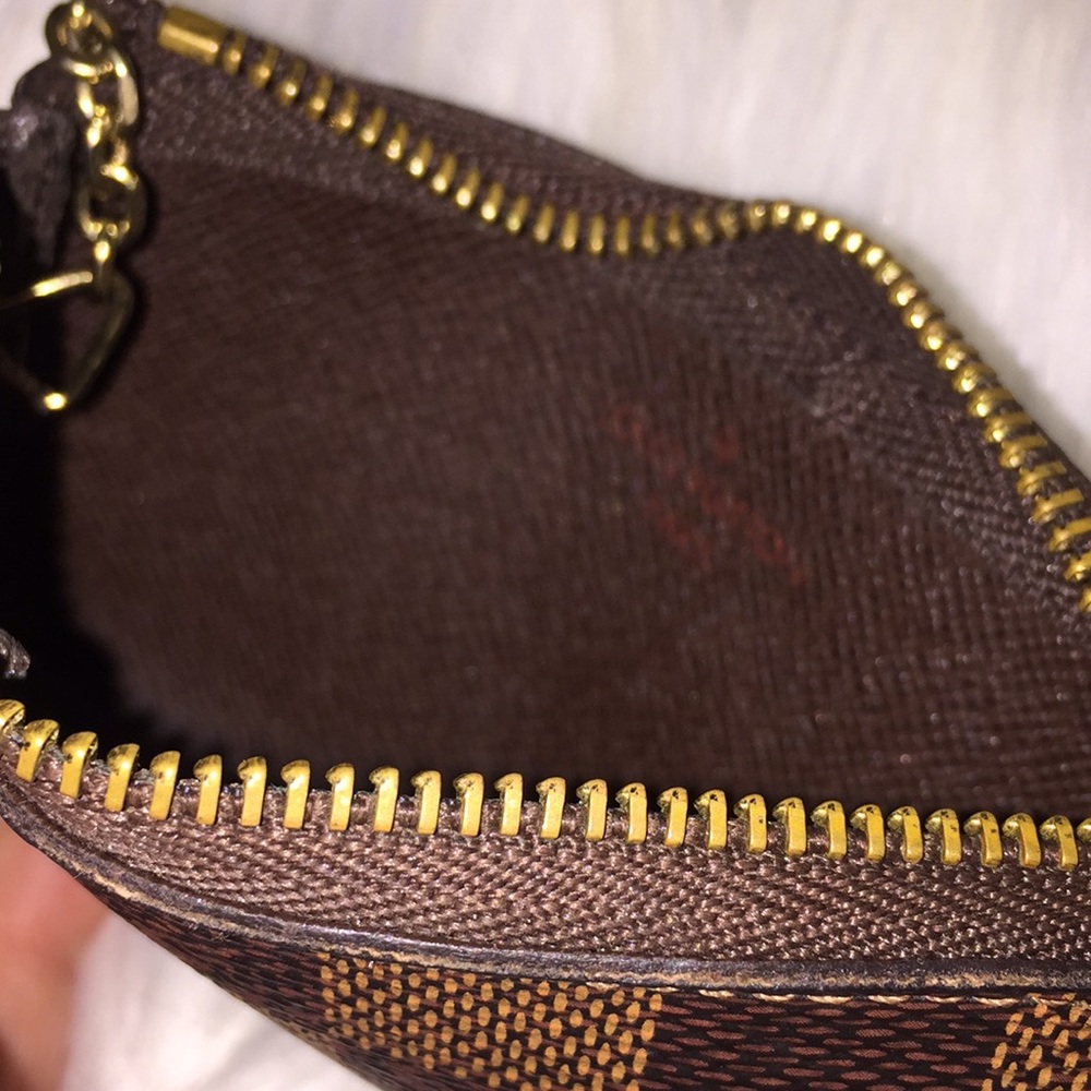 Sale! Louis Vuitton Damier Ebene Key Pouch - Picture 6 of 12